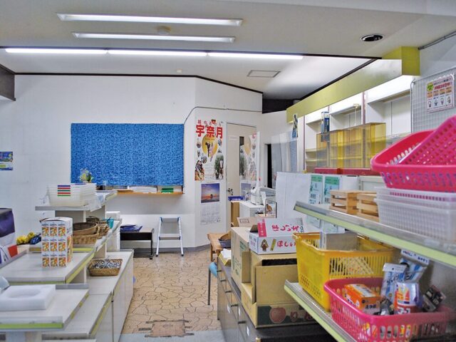 宇奈月 空き店舗内